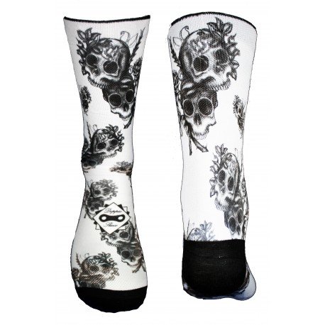 Media de Deportes Técnico BlackSkull B&W – Actitude e Rendemento en Negro-e-Branco