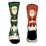 Calcetines deportivos navideños con Papá Noel en verde y rojo sobre paisaje nevado